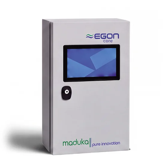 EGON core – grauer Stahlschrank mit Touchscreen.